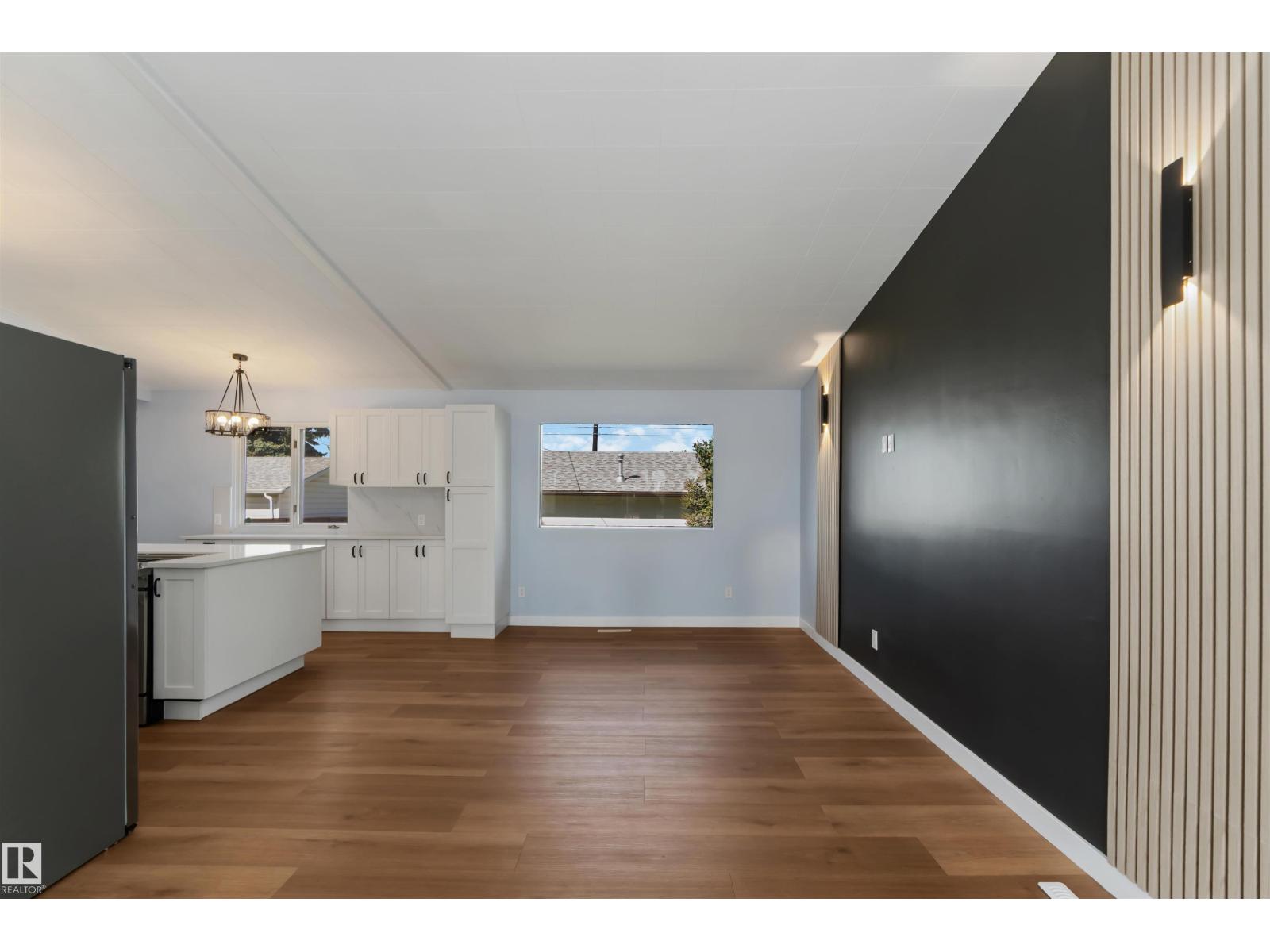 6808 95 Av Nw, Edmonton, Alberta  T6B 1A8 - Photo 8 - E4457298