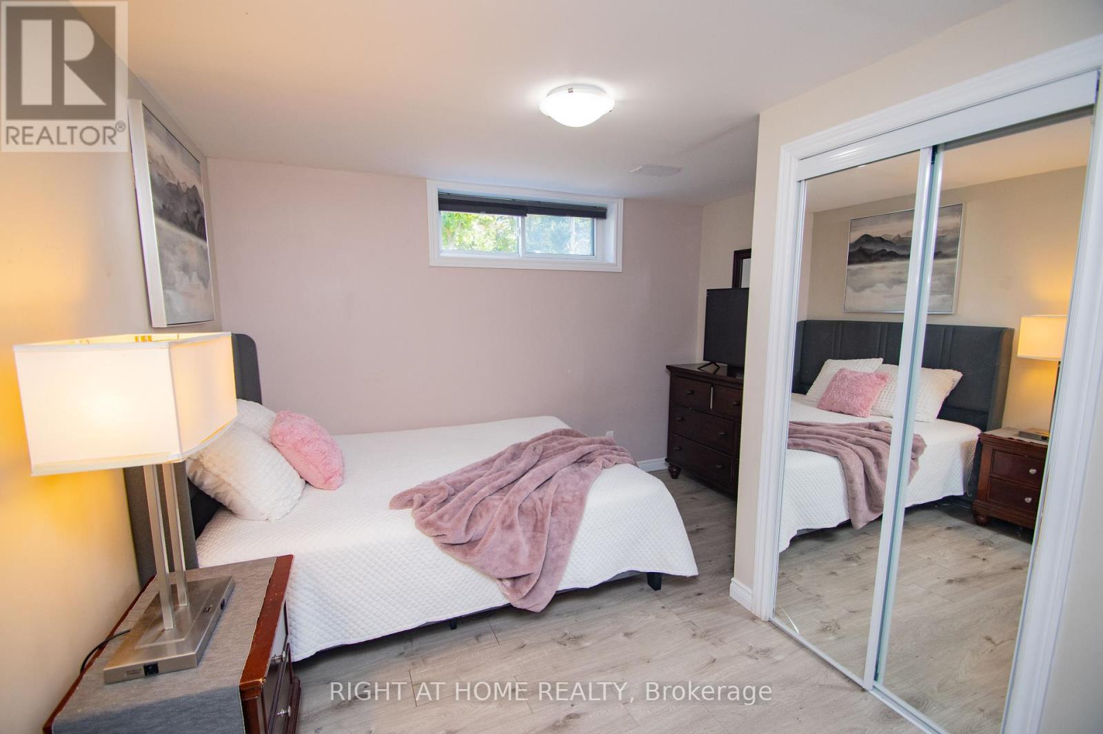 65 Bridgenorth Crescent, Toronto, Ontario  M9V 2M5 - Photo 19 - W12393111