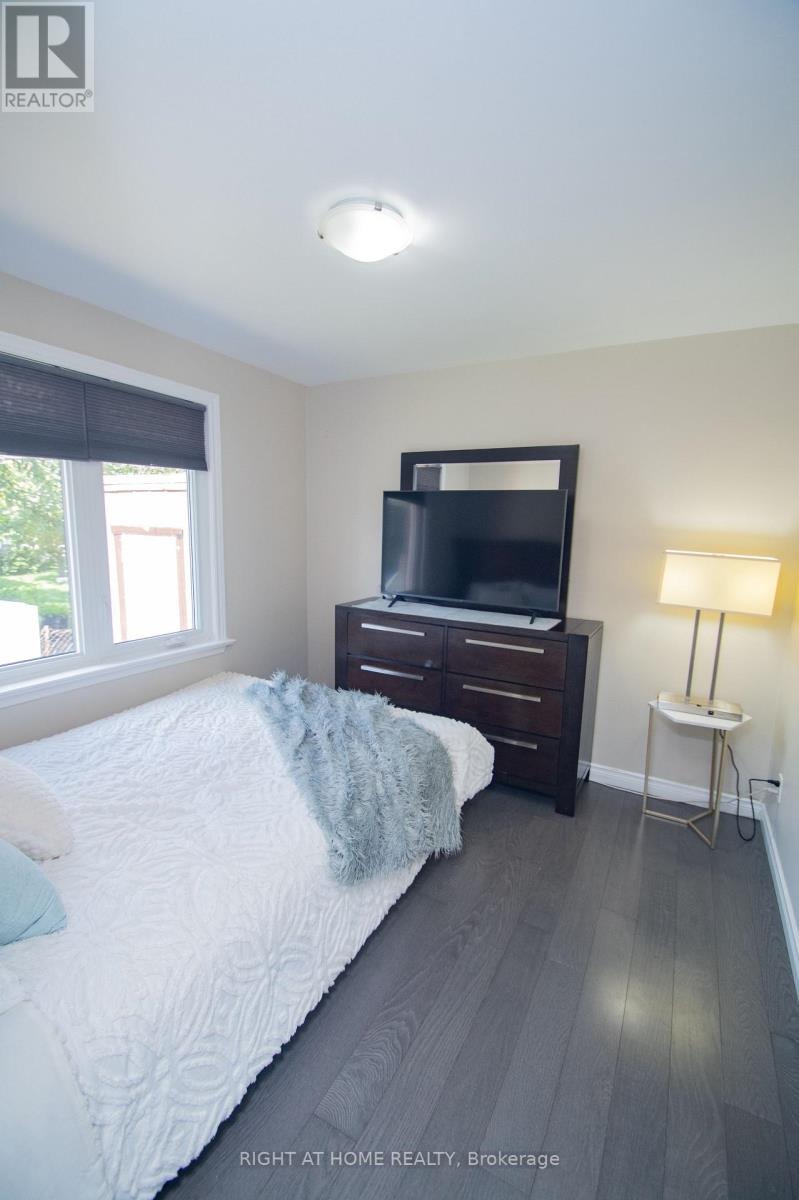 65 Bridgenorth Crescent, Toronto, Ontario  M9V 2M5 - Photo 16 - W12393111