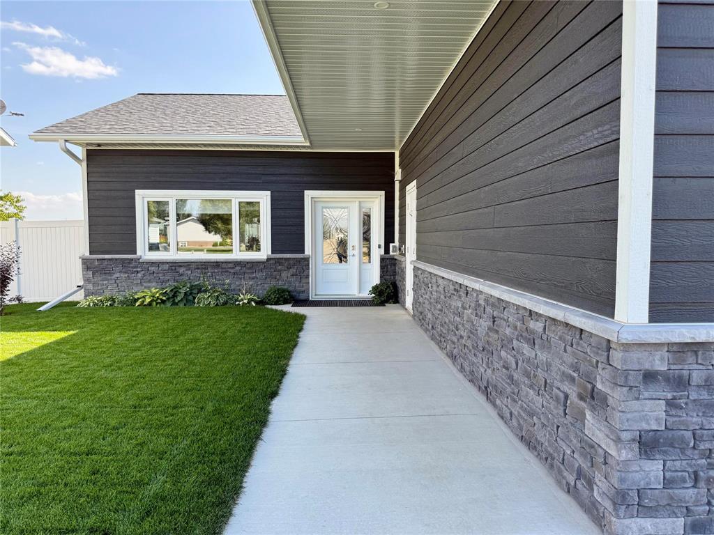 1205 3rd Street S, Swan River, Manitoba  R0L 1Z0 - Photo 1 - 202522903