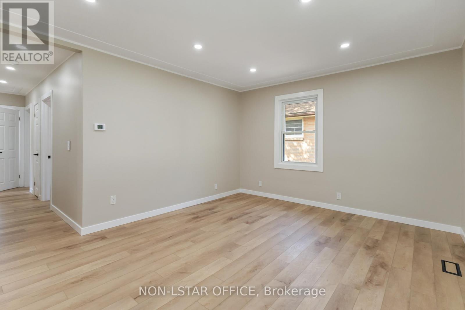 1840 Royal Crescent, London East (East H), Ontario  N5W 2A8 - Photo 14 - X12397212