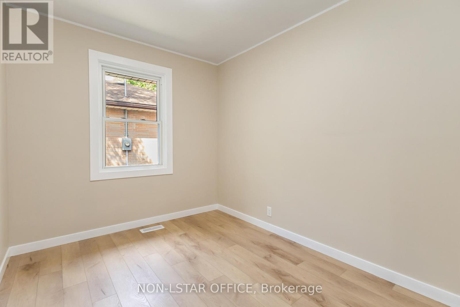 1840 Royal Crescent, London East (East H), Ontario  N5W 2A8 - Photo 24 - X12397212