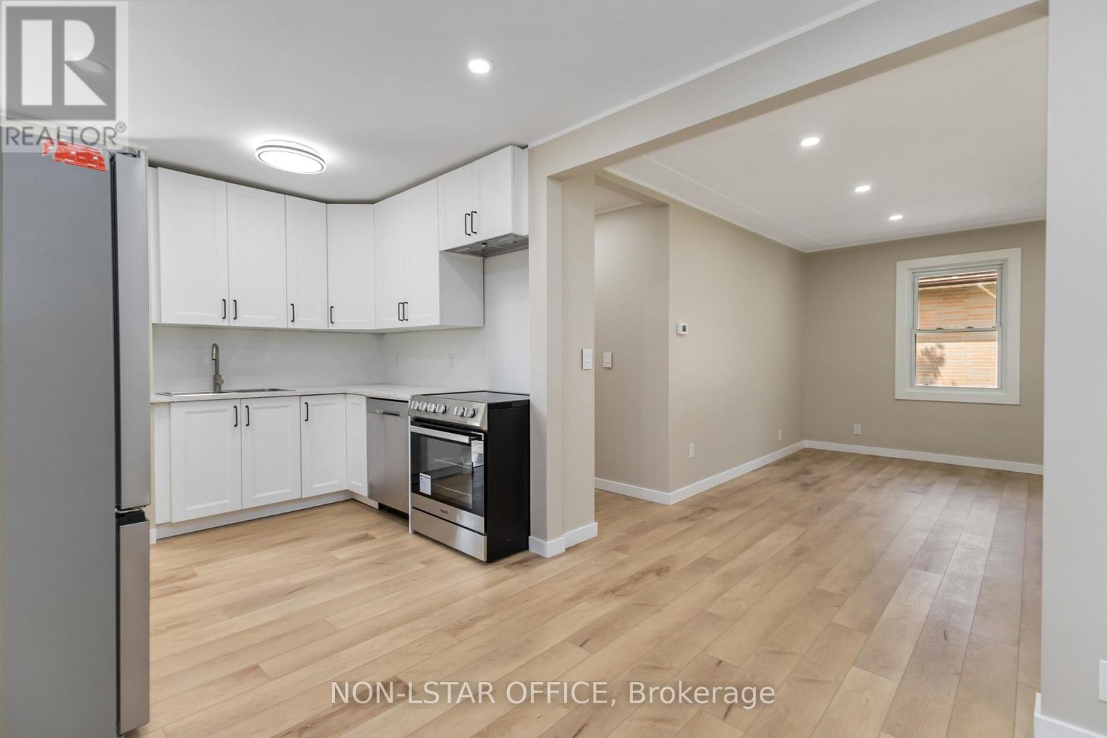 1840 Royal Crescent, London East (East H), Ontario  N5W 2A8 - Photo 19 - X12397212