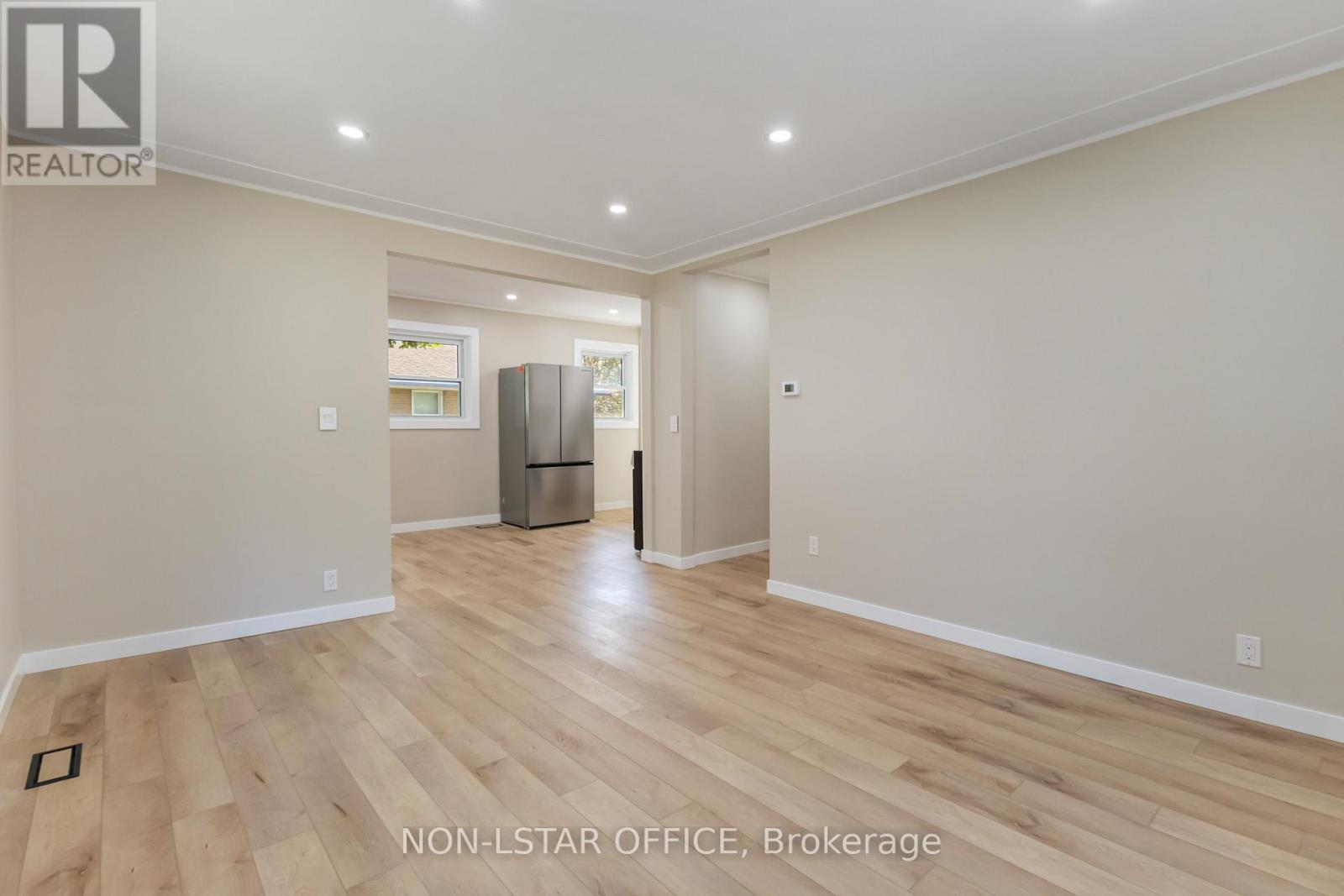 1840 Royal Crescent, London East (East H), Ontario  N5W 2A8 - Photo 15 - X12397212