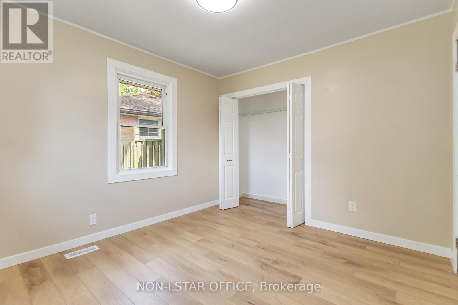 1840 Royal Crescent, London East (East H), Ontario  N5W 2A8 - Photo 25 - X12397212