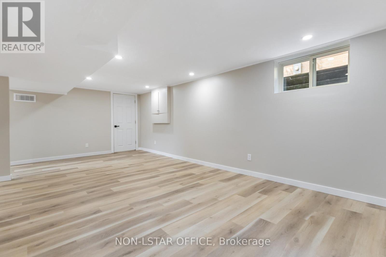 1840 Royal Crescent, London East (East H), Ontario  N5W 2A8 - Photo 31 - X12397212