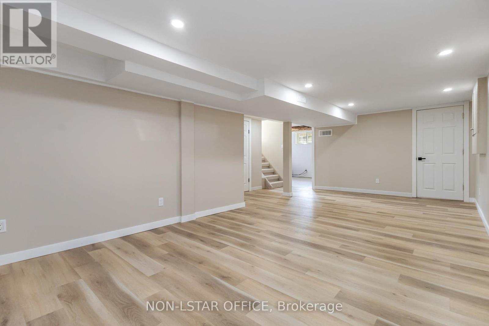 1840 Royal Crescent, London East (East H), Ontario  N5W 2A8 - Photo 30 - X12397212