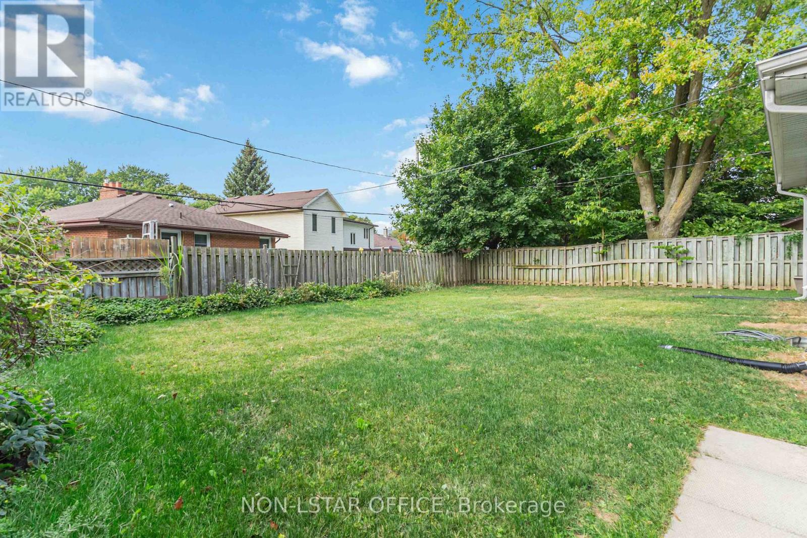 1840 Royal Crescent, London East (East H), Ontario  N5W 2A8 - Photo 40 - X12397212