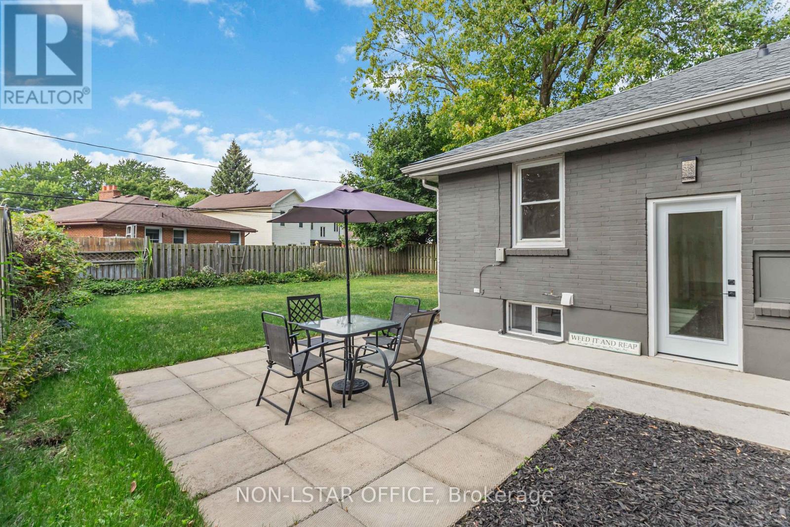 1840 Royal Crescent, London East (East H), Ontario  N5W 2A8 - Photo 39 - X12397212