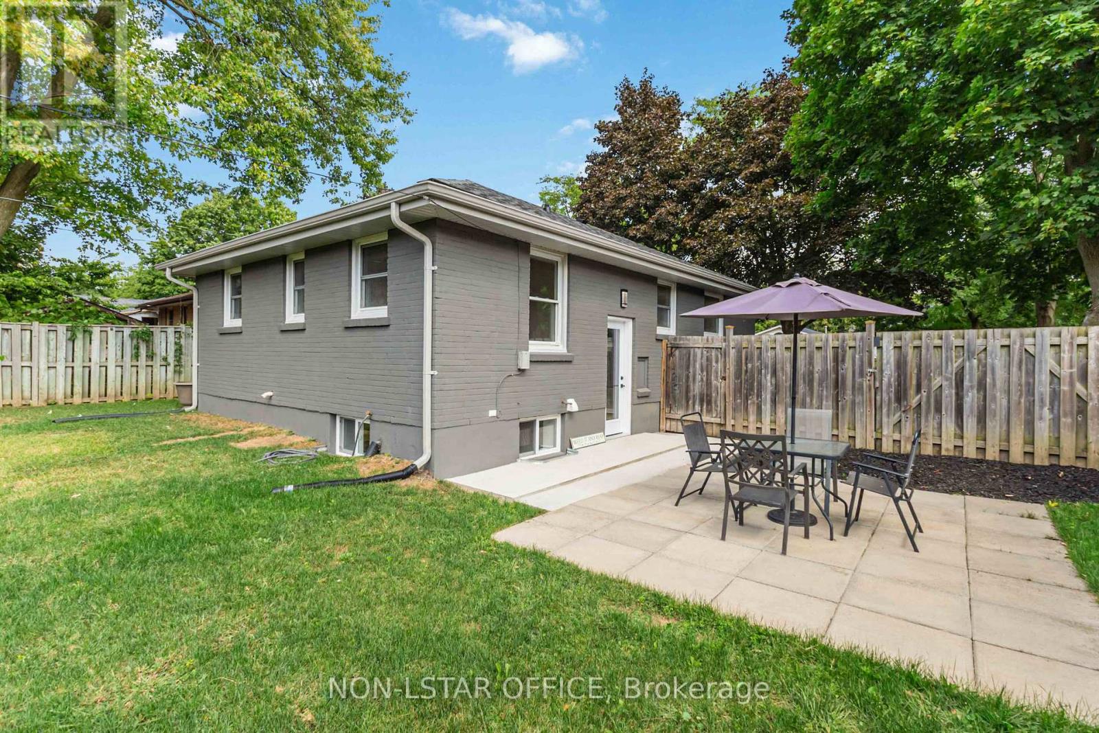 1840 Royal Crescent, London East (East H), Ontario  N5W 2A8 - Photo 42 - X12397212