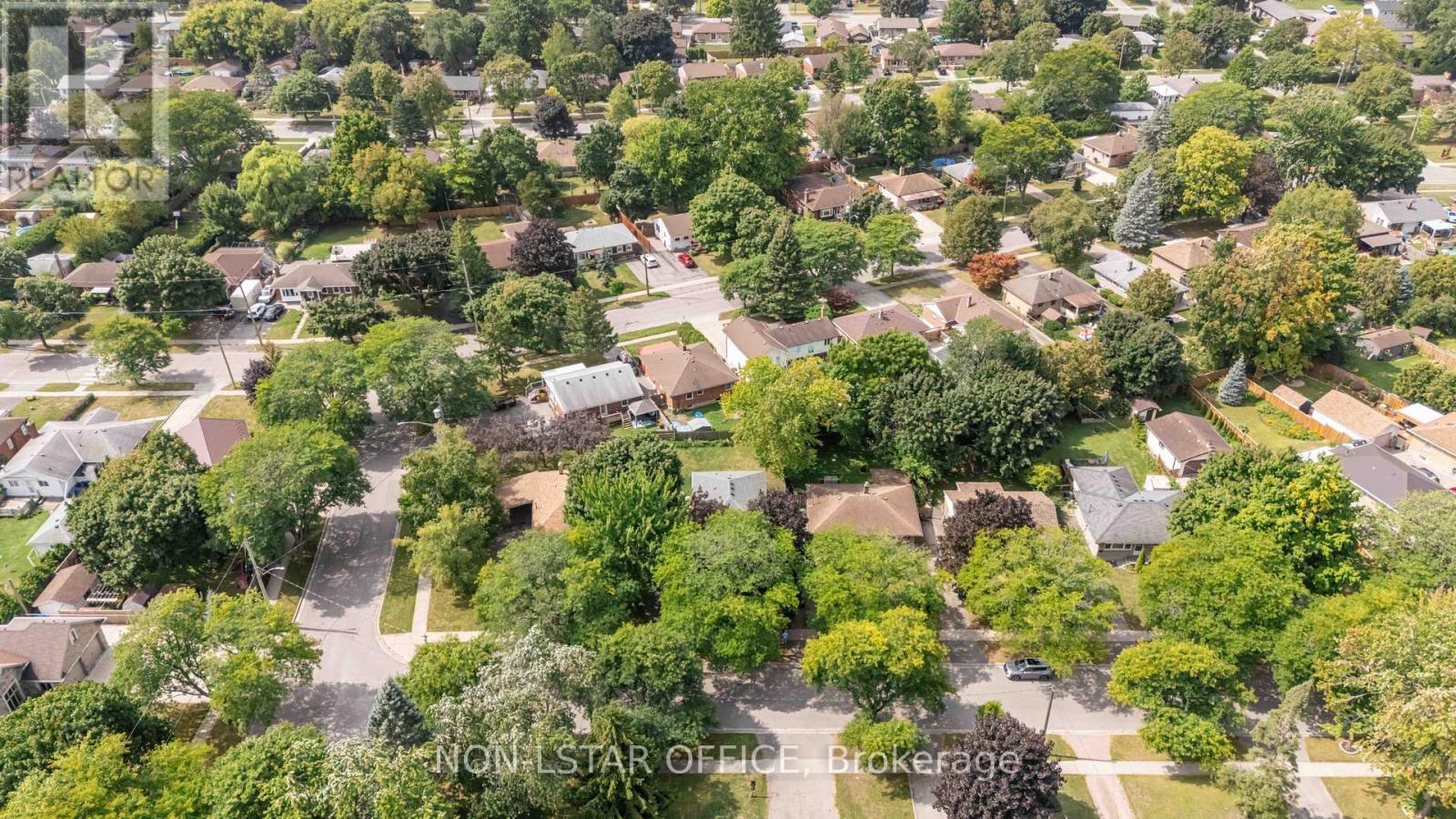 1840 Royal Crescent, London East (East H), Ontario  N5W 2A8 - Photo 49 - X12397212