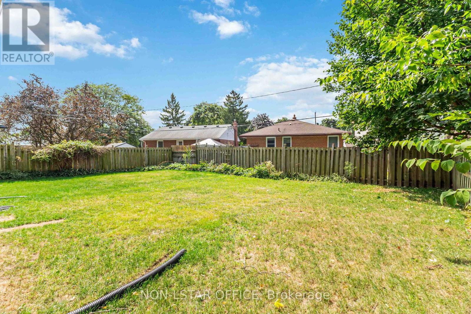 1840 Royal Crescent, London East (East H), Ontario  N5W 2A8 - Photo 44 - X12397212