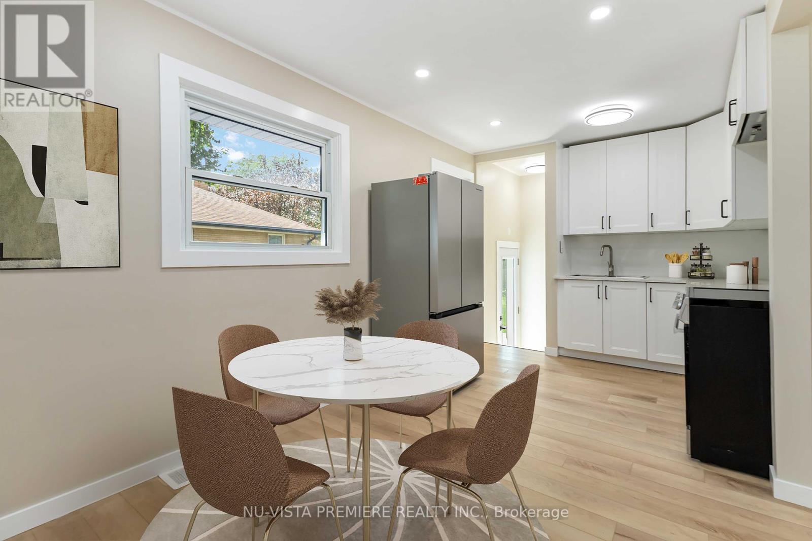 1840 Royal Crescent, London East (East H), Ontario  N5W 2A8 - Photo 5 - X12397212