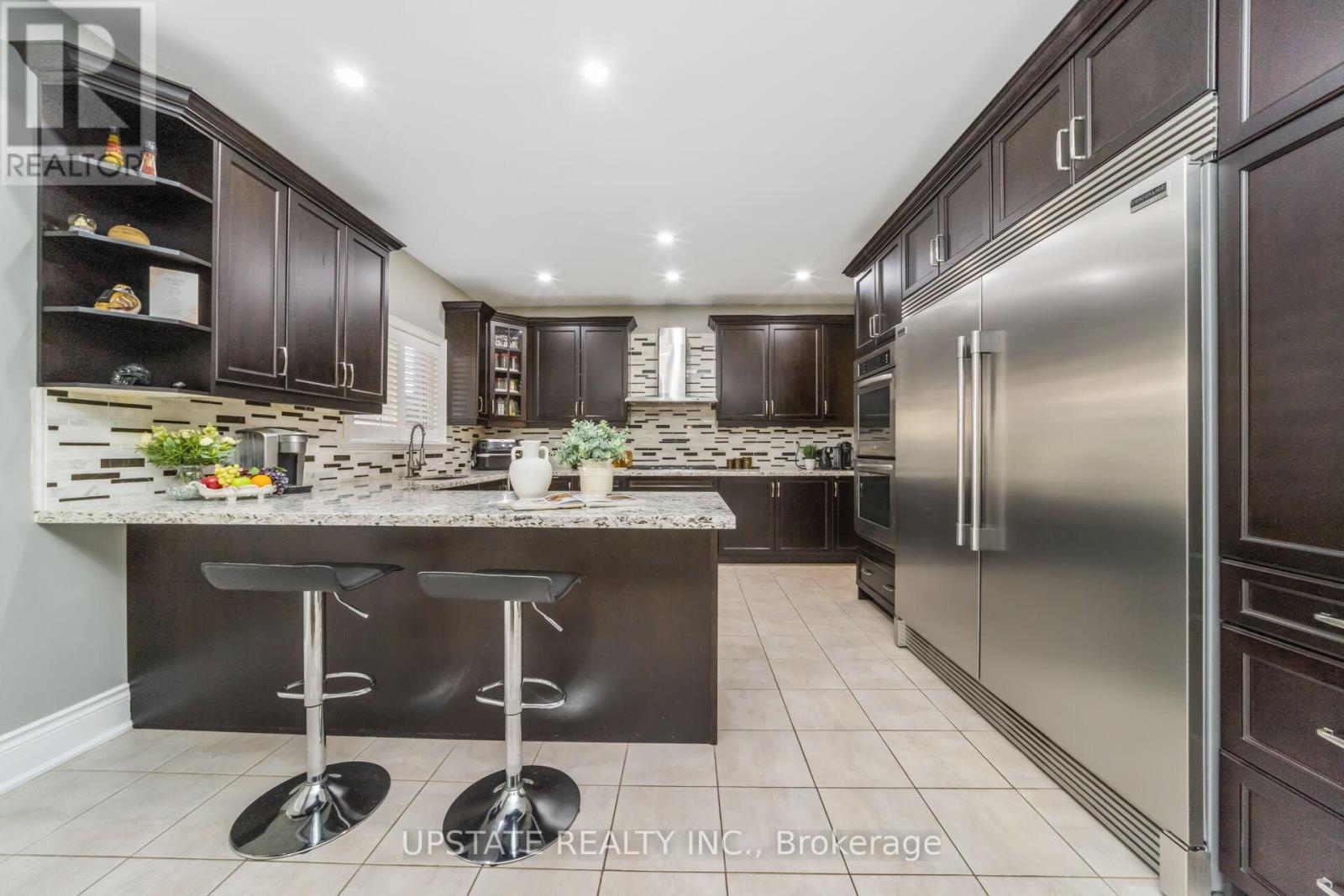 105 Royal West Drive, Brampton (Credit Valley), Ontario  L6X 0V6 - Photo 13 - W12397999