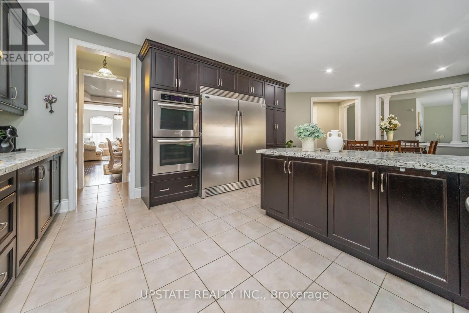 105 Royal West Drive, Brampton (Credit Valley), Ontario  L6X 0V6 - Photo 17 - W12397999