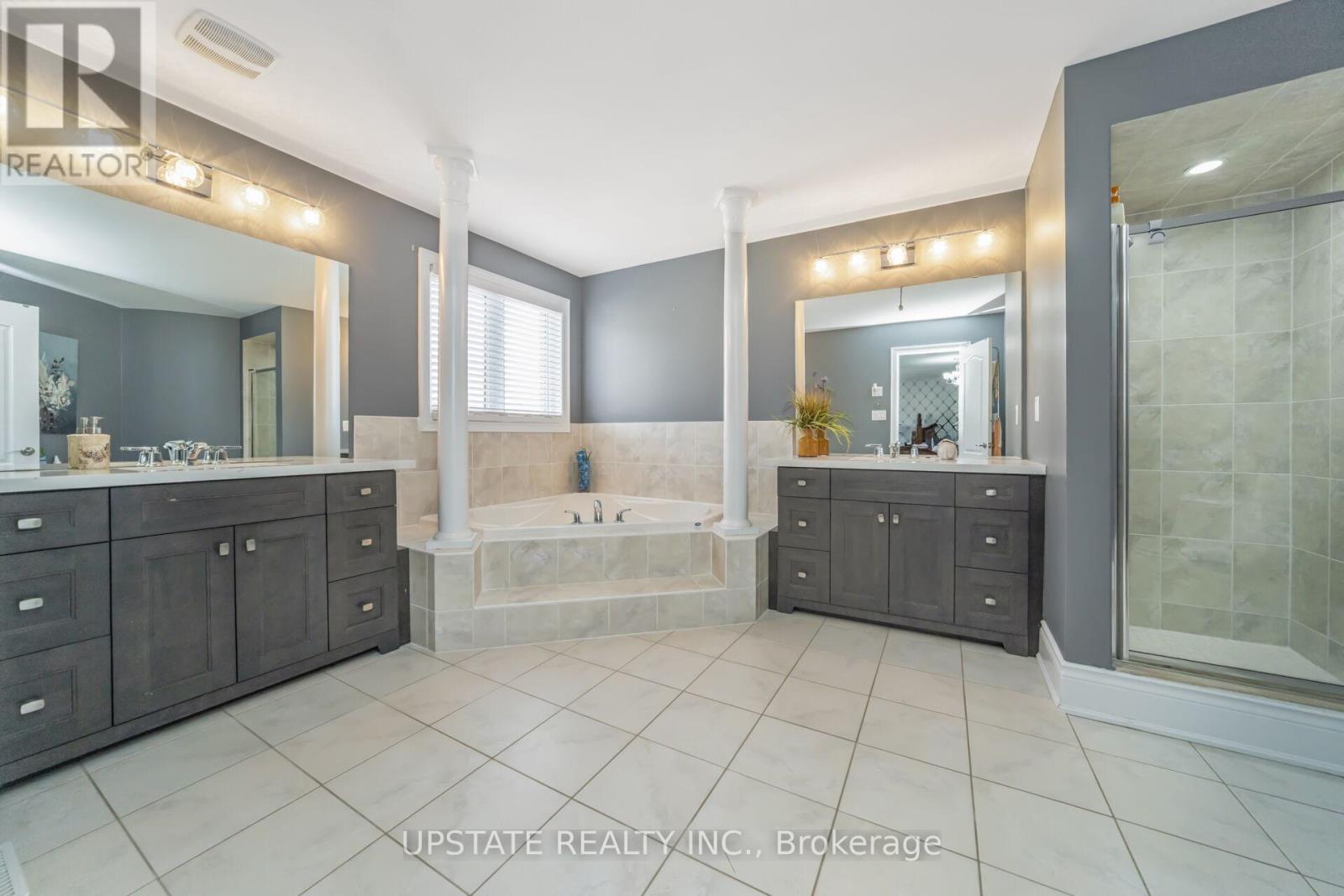 105 Royal West Drive, Brampton (Credit Valley), Ontario  L6X 0V6 - Photo 21 - W12397999