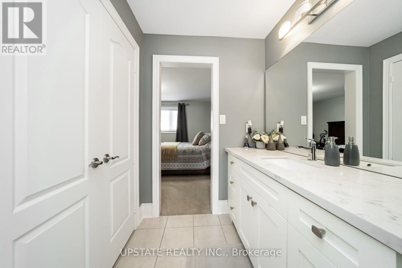 105 Royal West Drive, Brampton (Credit Valley), Ontario  L6X 0V6 - Photo 25 - W12397999