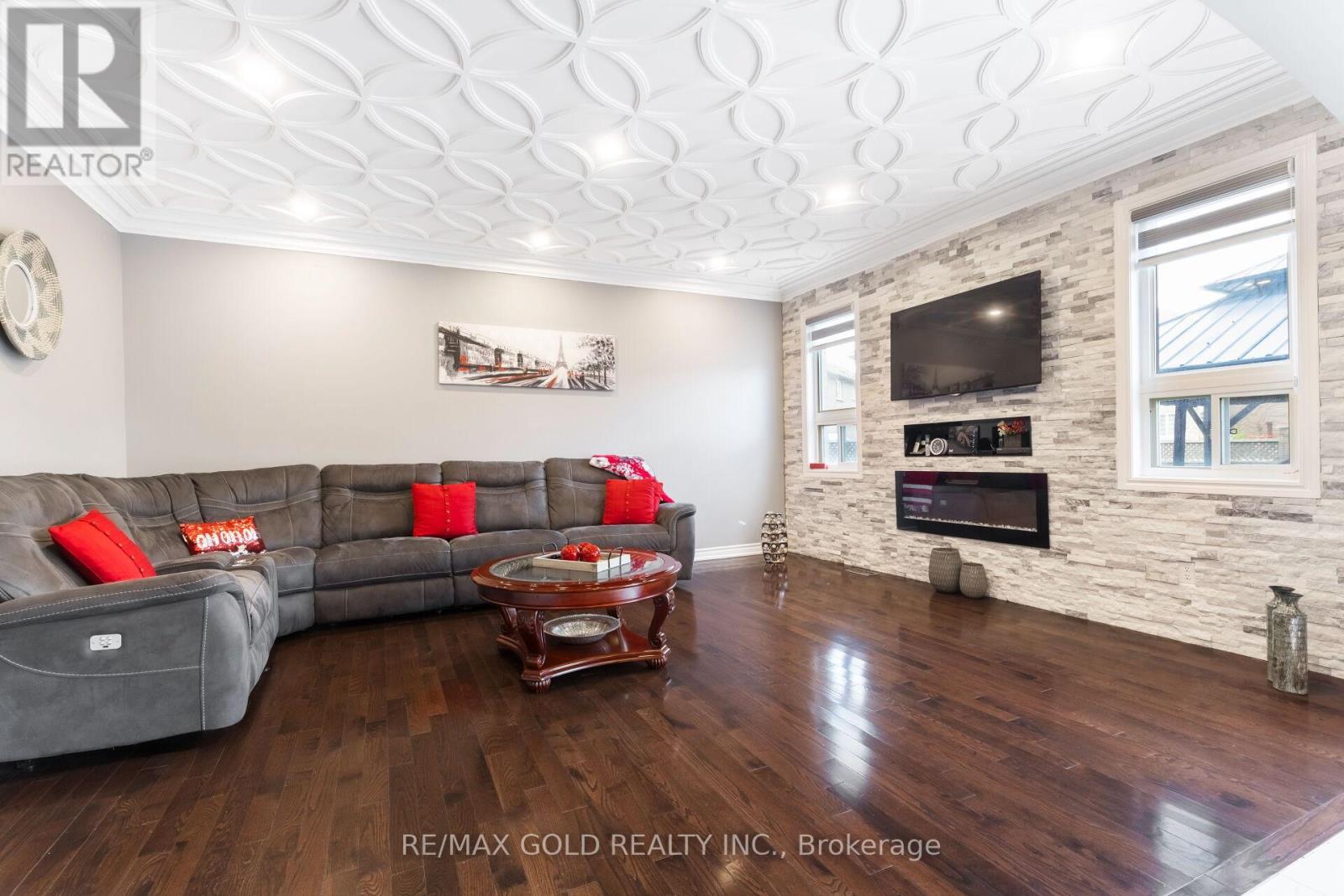 15 Smoothrock Trail, Brampton (Sandringham-Wellington North), Ontario  L6R 0S5 - Photo 17 - W12398015