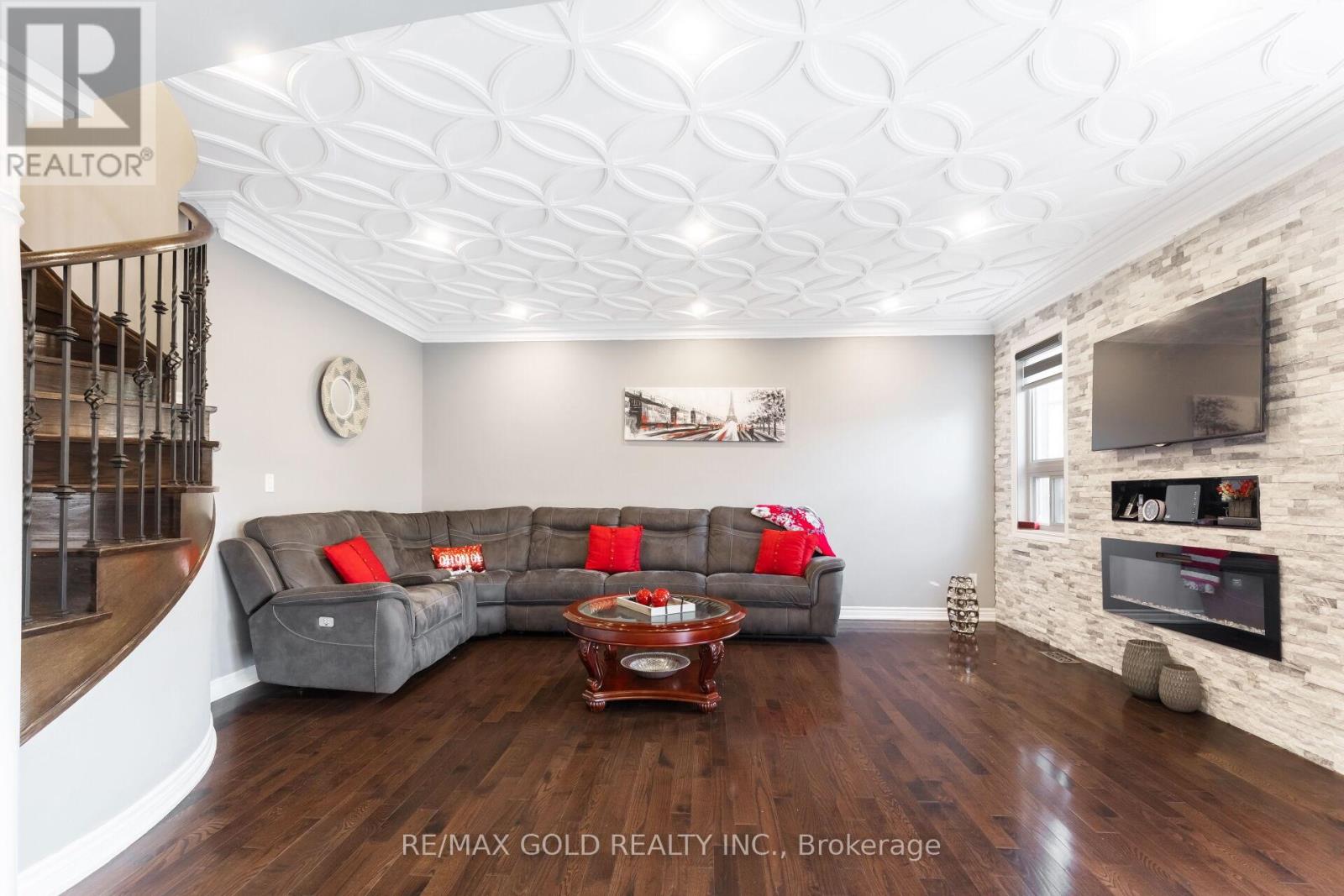 15 Smoothrock Trail, Brampton (Sandringham-Wellington North), Ontario  L6R 0S5 - Photo 18 - W12398015