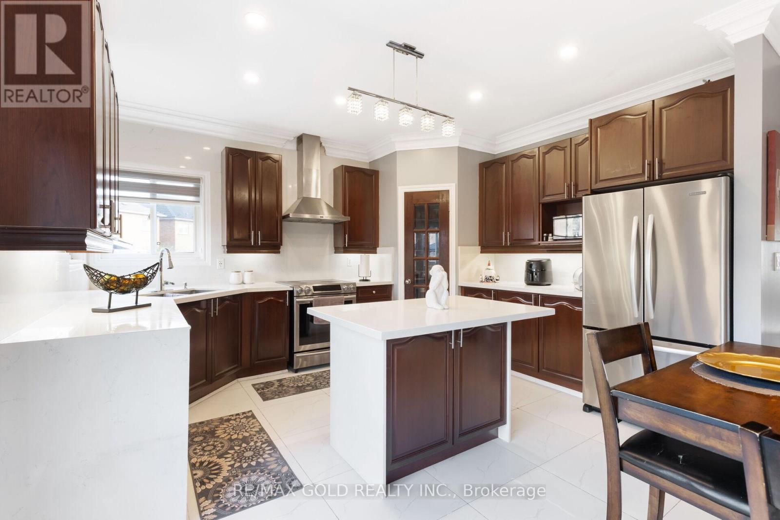 15 Smoothrock Trail, Brampton (Sandringham-Wellington North), Ontario  L6R 0S5 - Photo 23 - W12398015