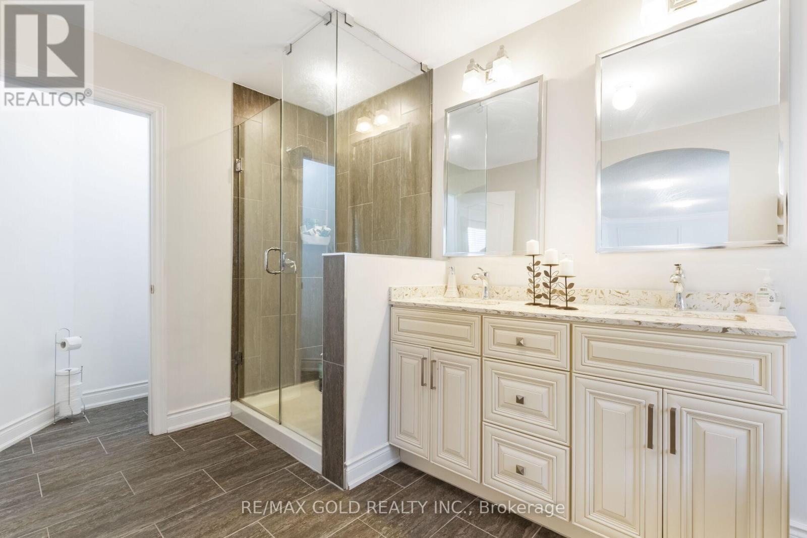 15 Smoothrock Trail, Brampton (Sandringham-Wellington North), Ontario  L6R 0S5 - Photo 31 - W12398015