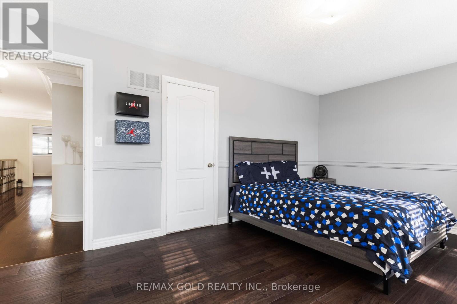 15 Smoothrock Trail, Brampton (Sandringham-Wellington North), Ontario  L6R 0S5 - Photo 36 - W12398015