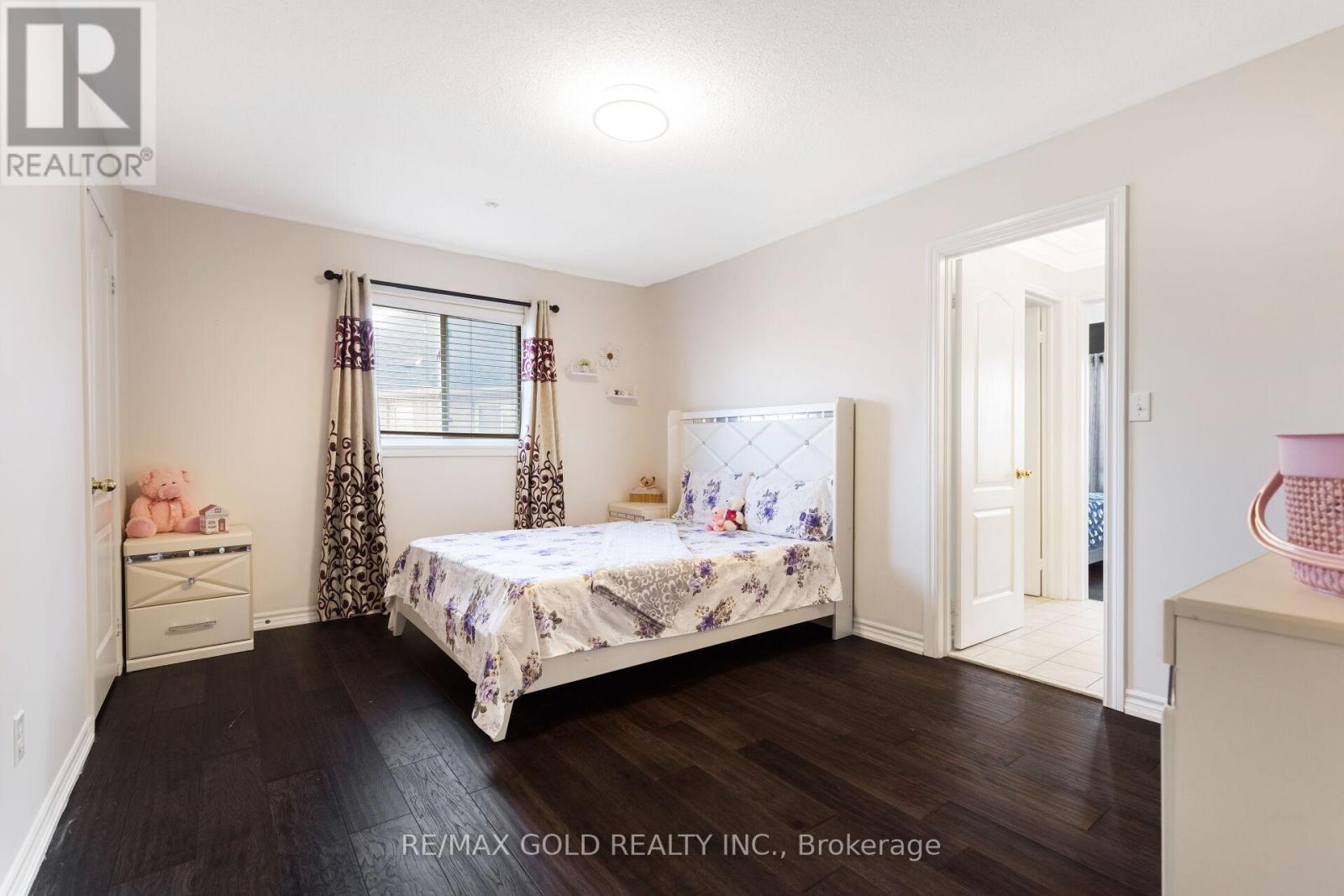 15 Smoothrock Trail, Brampton (Sandringham-Wellington North), Ontario  L6R 0S5 - Photo 38 - W12398015