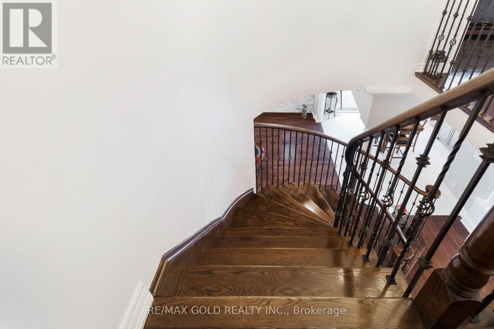 15 Smoothrock Trail, Brampton (Sandringham-Wellington North), Ontario  L6R 0S5 - Photo 41 - W12398015
