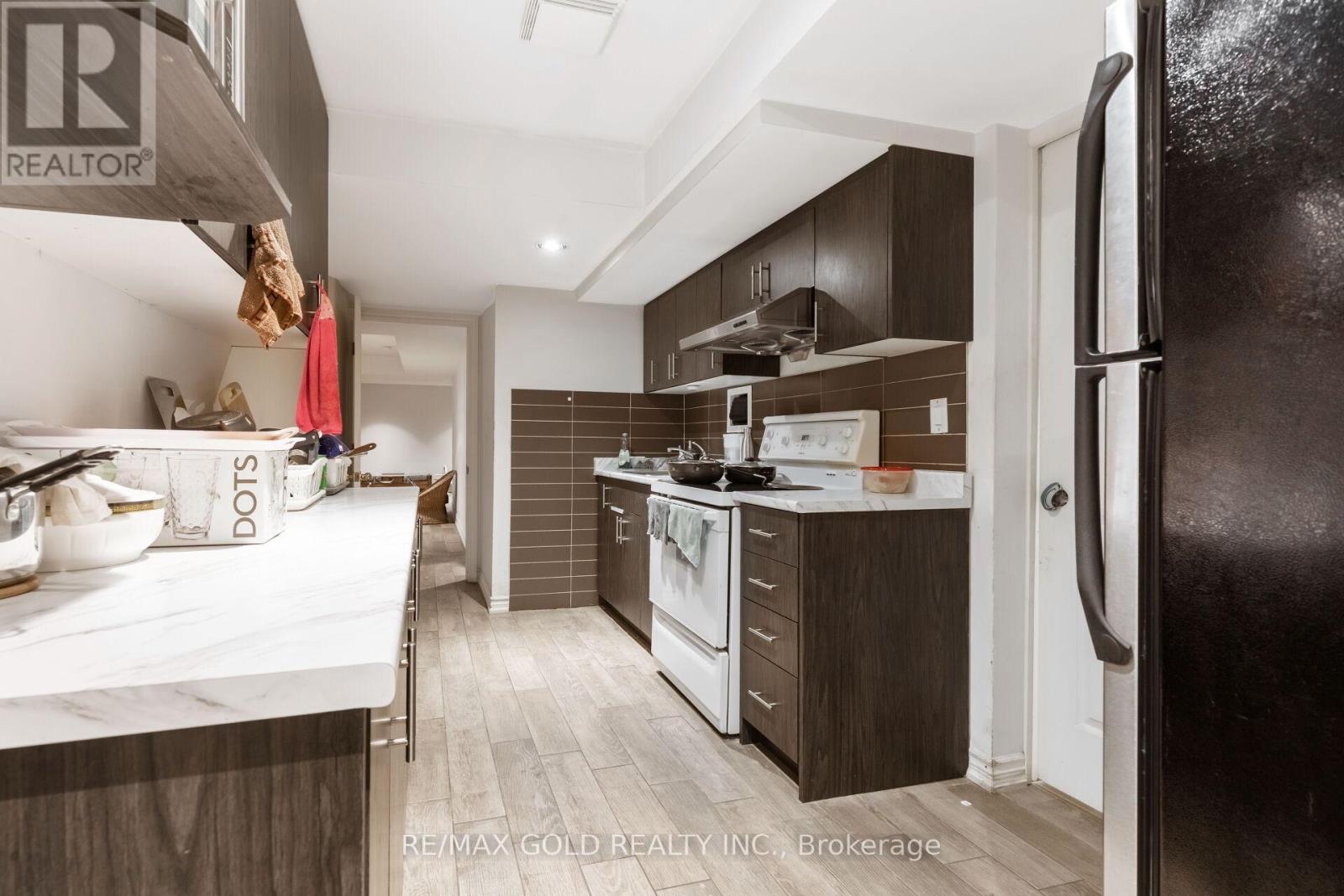 15 Smoothrock Trail, Brampton (Sandringham-Wellington North), Ontario  L6R 0S5 - Photo 46 - W12398015