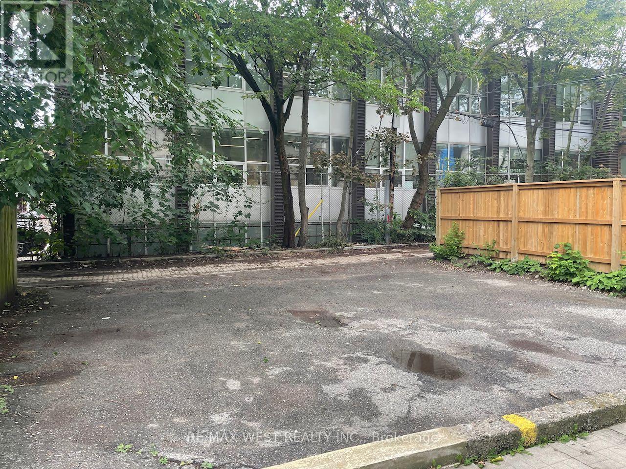 190 Dunn Avenue, Toronto (South Parkdale), Ontario  M6K 2R9 - Photo 2 - W12398027
