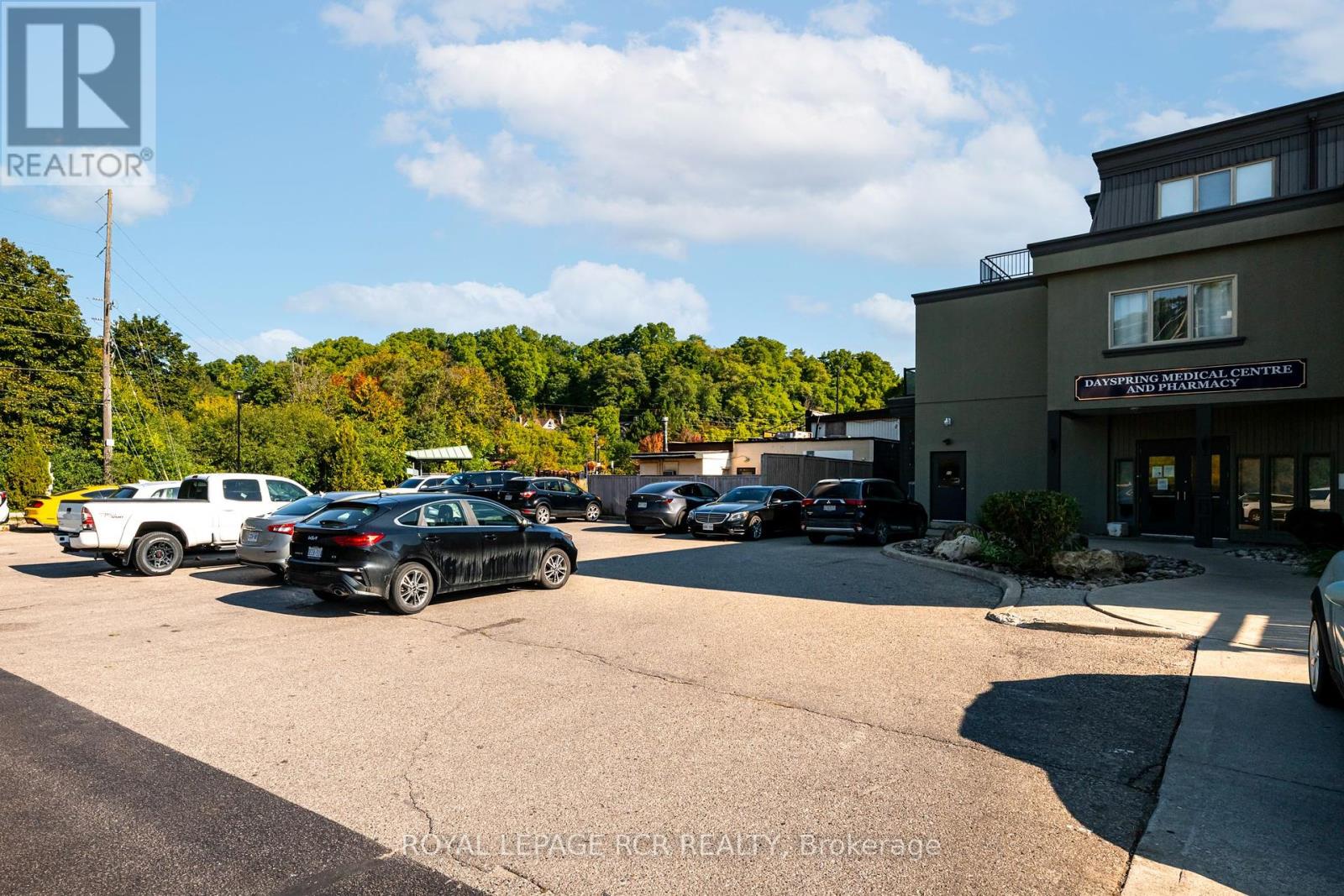 56 Queen Street N, Caledon, Ontario  L7E 1B9 - Photo 10 - W12398088
