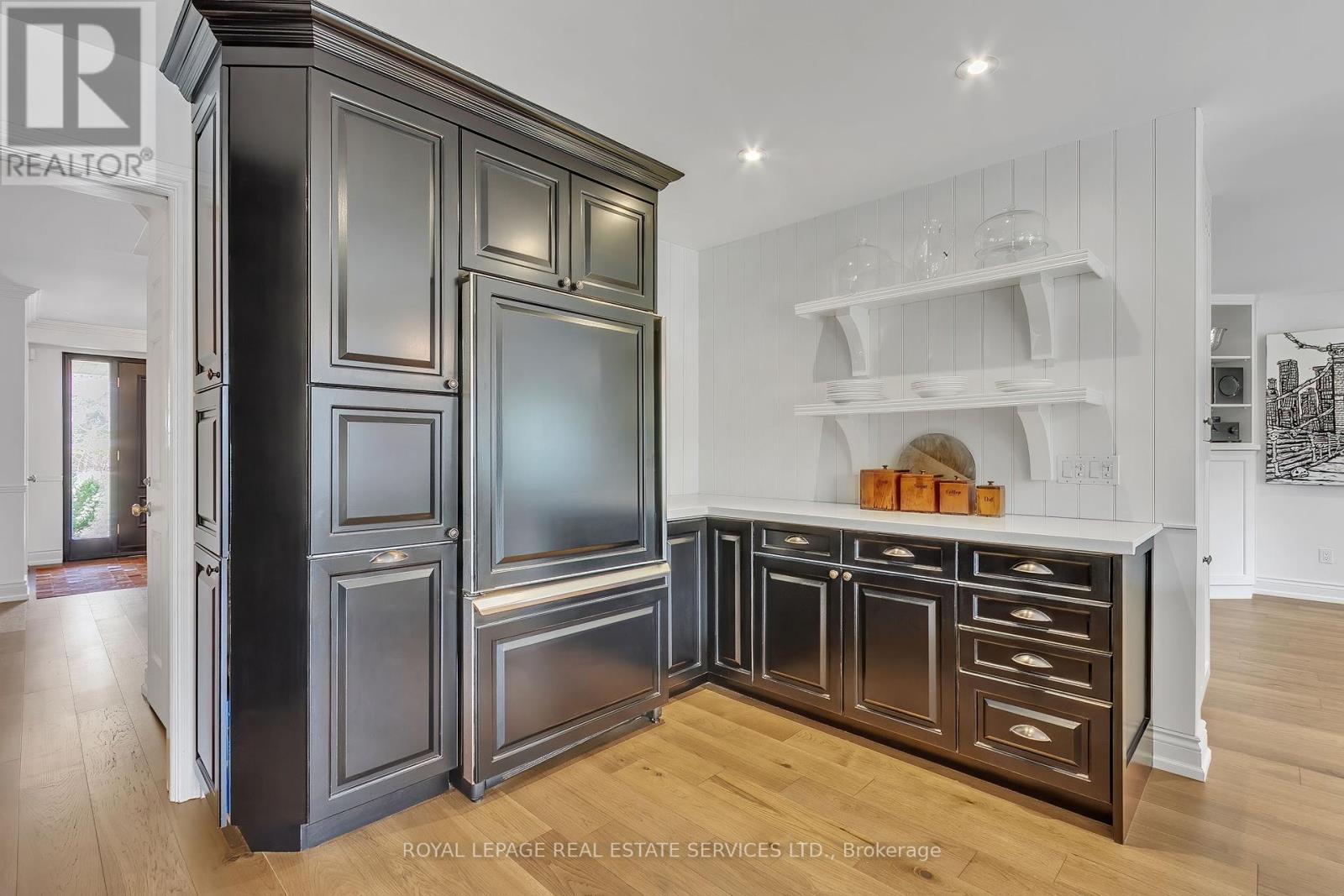 446 Copeland Court, Oakville, Ontario  L6J 4B9 - Photo 12 - W12398089