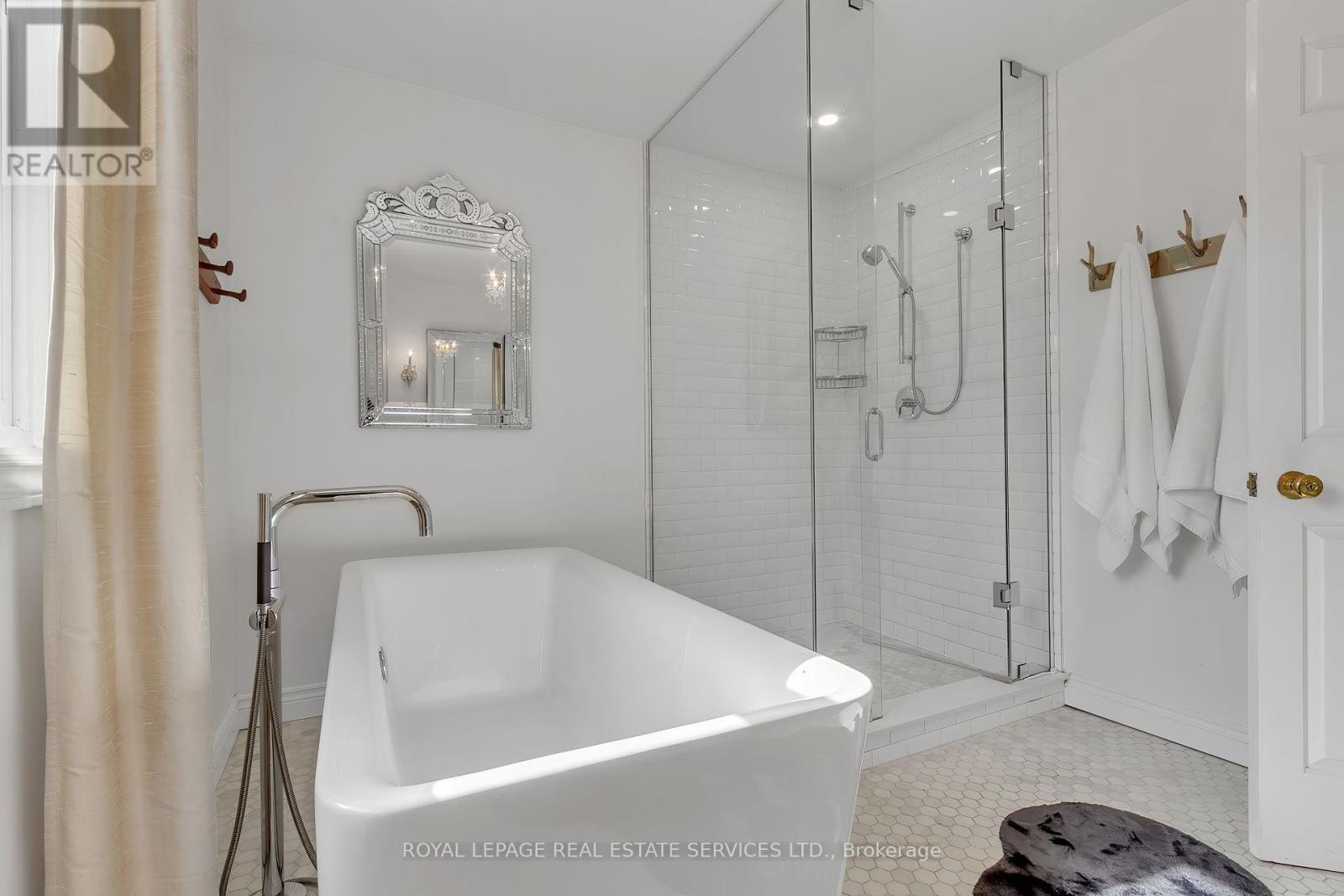 446 Copeland Court, Oakville, Ontario  L6J 4B9 - Photo 26 - W12398089