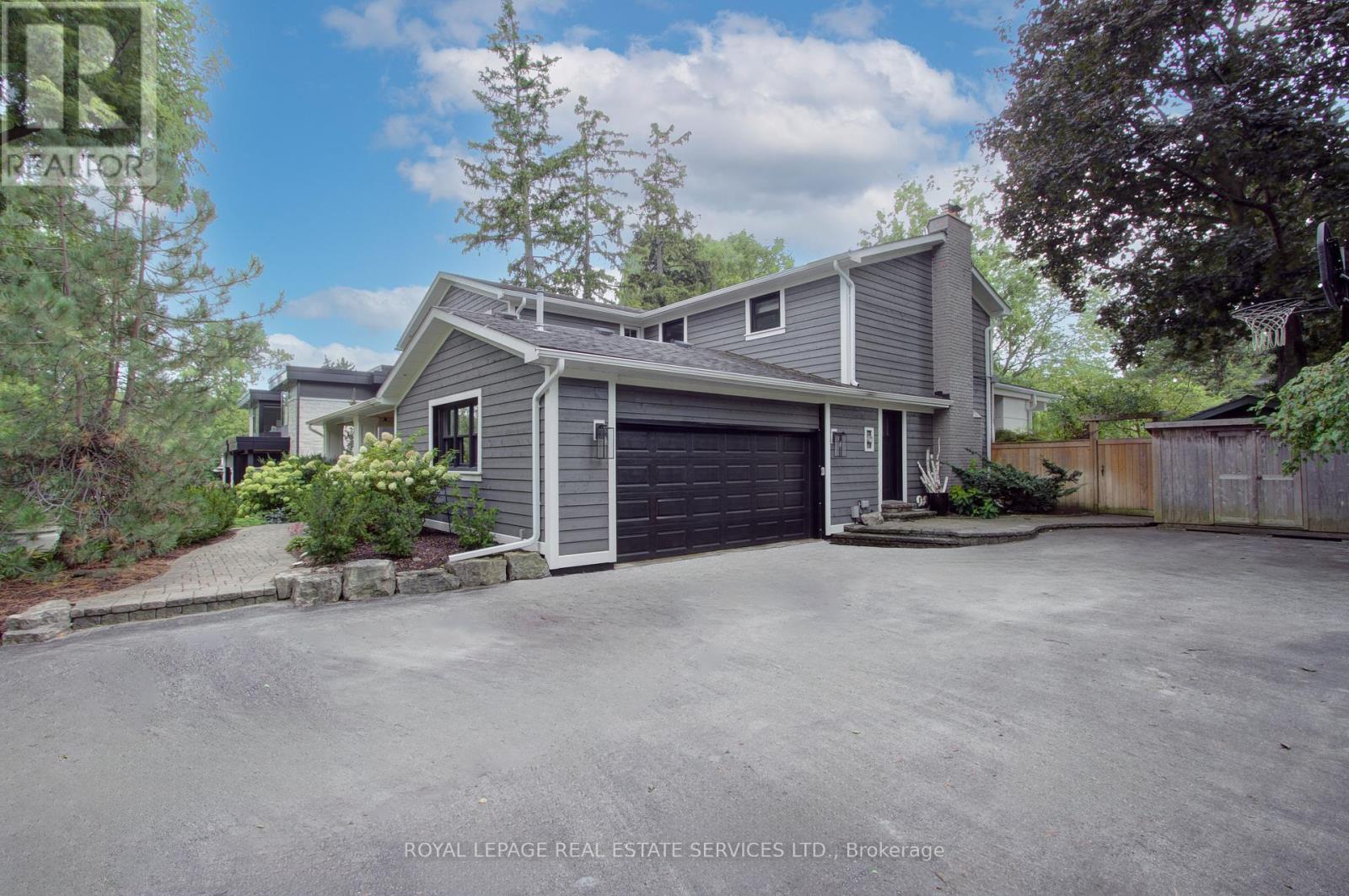 446 Copeland Court, Oakville, Ontario  L6J 4B9 - Photo 4 - W12398089