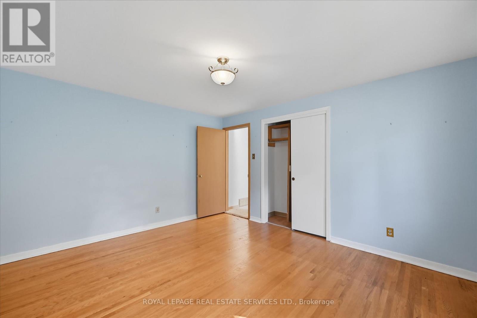 1536 Venetia Drive, Oakville, Ontario  L6L 1K7 - Photo 29 - W12398137