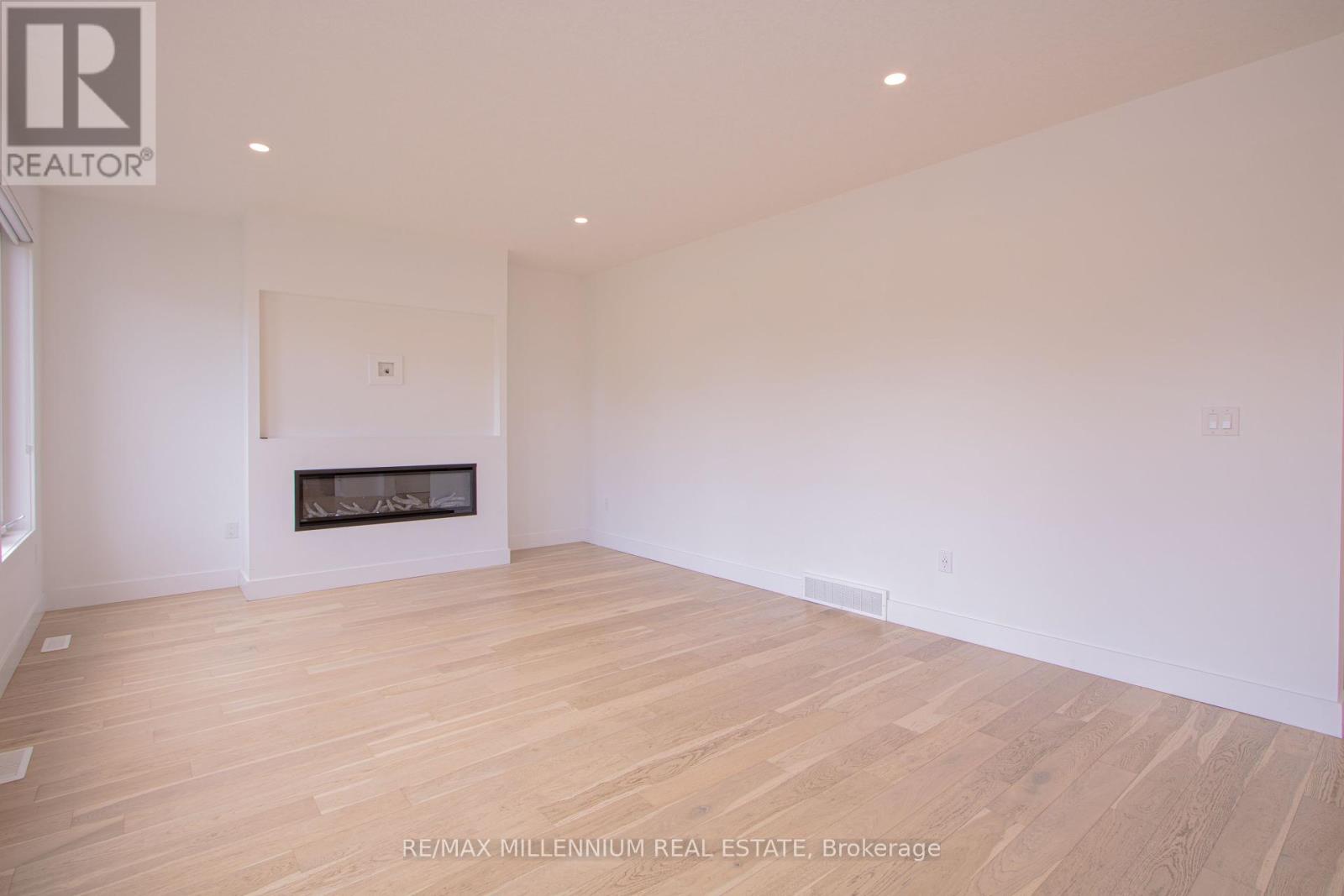 195 Boardwalk Way, Thames Centre, Ontario  N0L 1G2 - Photo 20 - X12397969