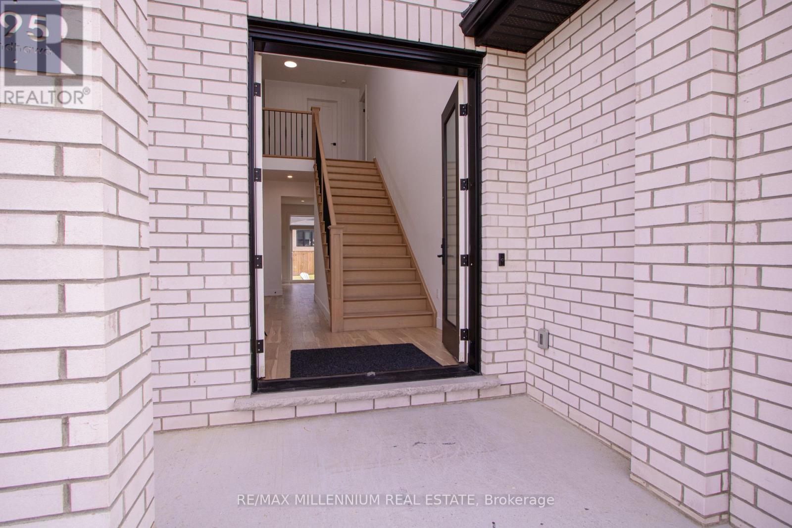 195 Boardwalk Way, Thames Centre, Ontario  N0L 1G2 - Photo 5 - X12397969