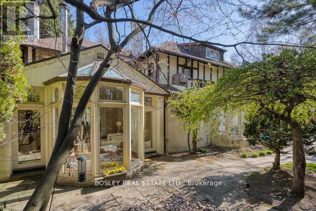 40 Castle Frank Crescent, Toronto (Rosedale-Moore Park), Ontario M4W 3A3 - Photo 8 - C12376693