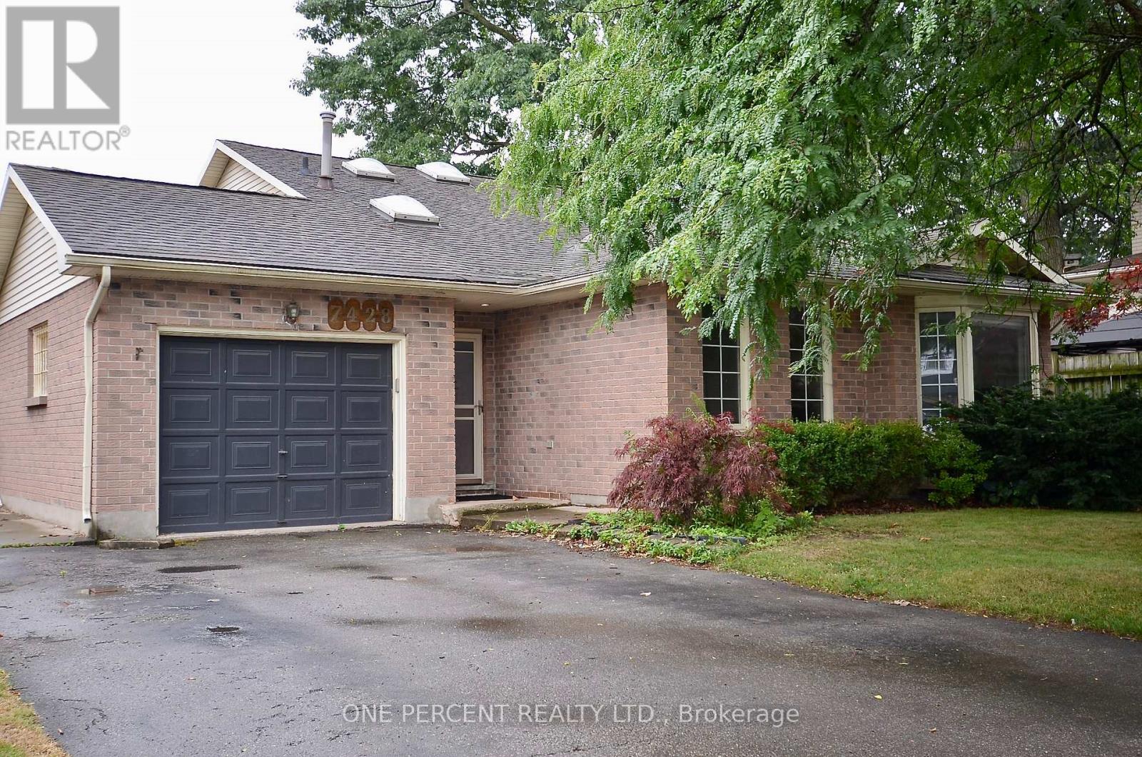7428 Petrullo Court, Niagara Falls, Ontario  L2H 2K4 - Photo 2 - X12308683