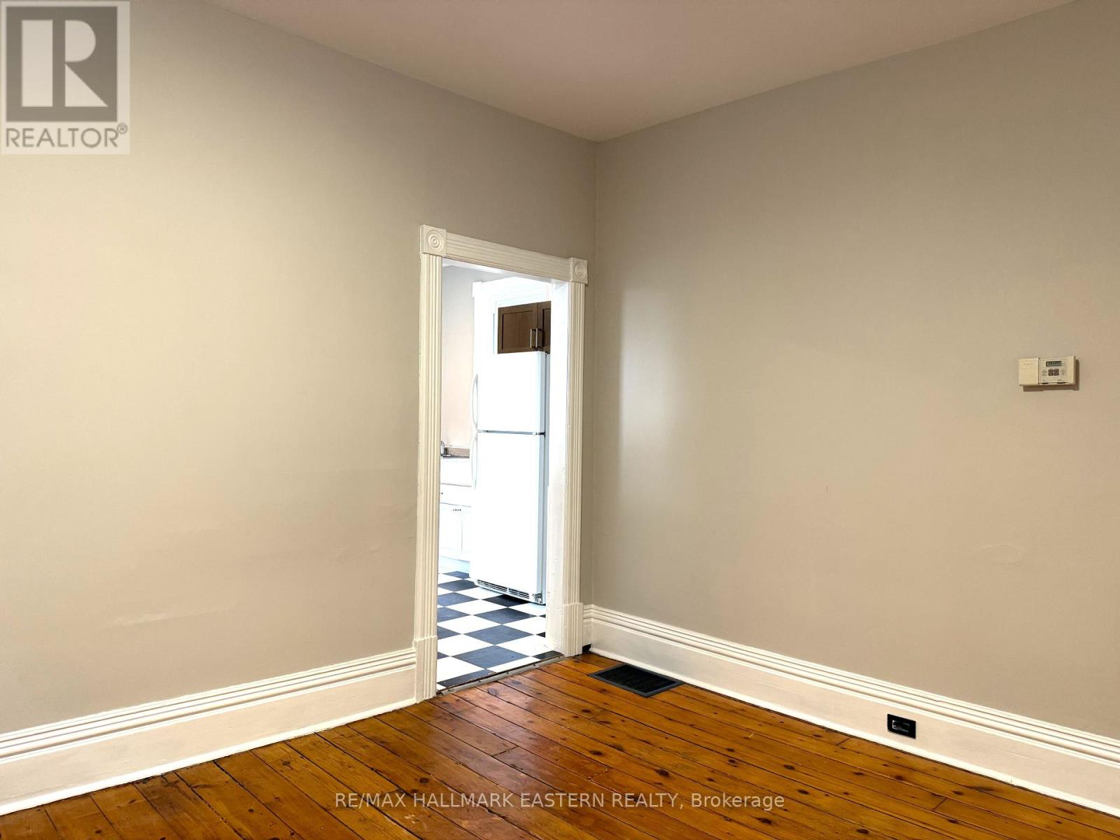 215 Stewart Street, Peterborough, Ontario  K9J 3M6 - Photo 9 - X12398297