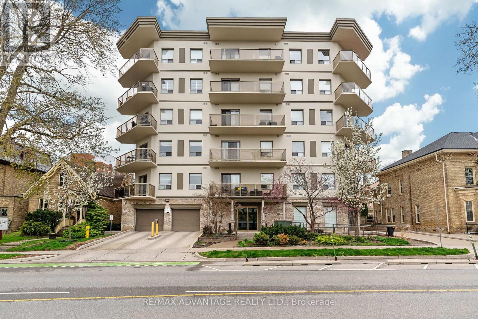301 - 435 Colborne Street, London East, Ontario  N6B 2T2 - Photo 1 - X12398243
