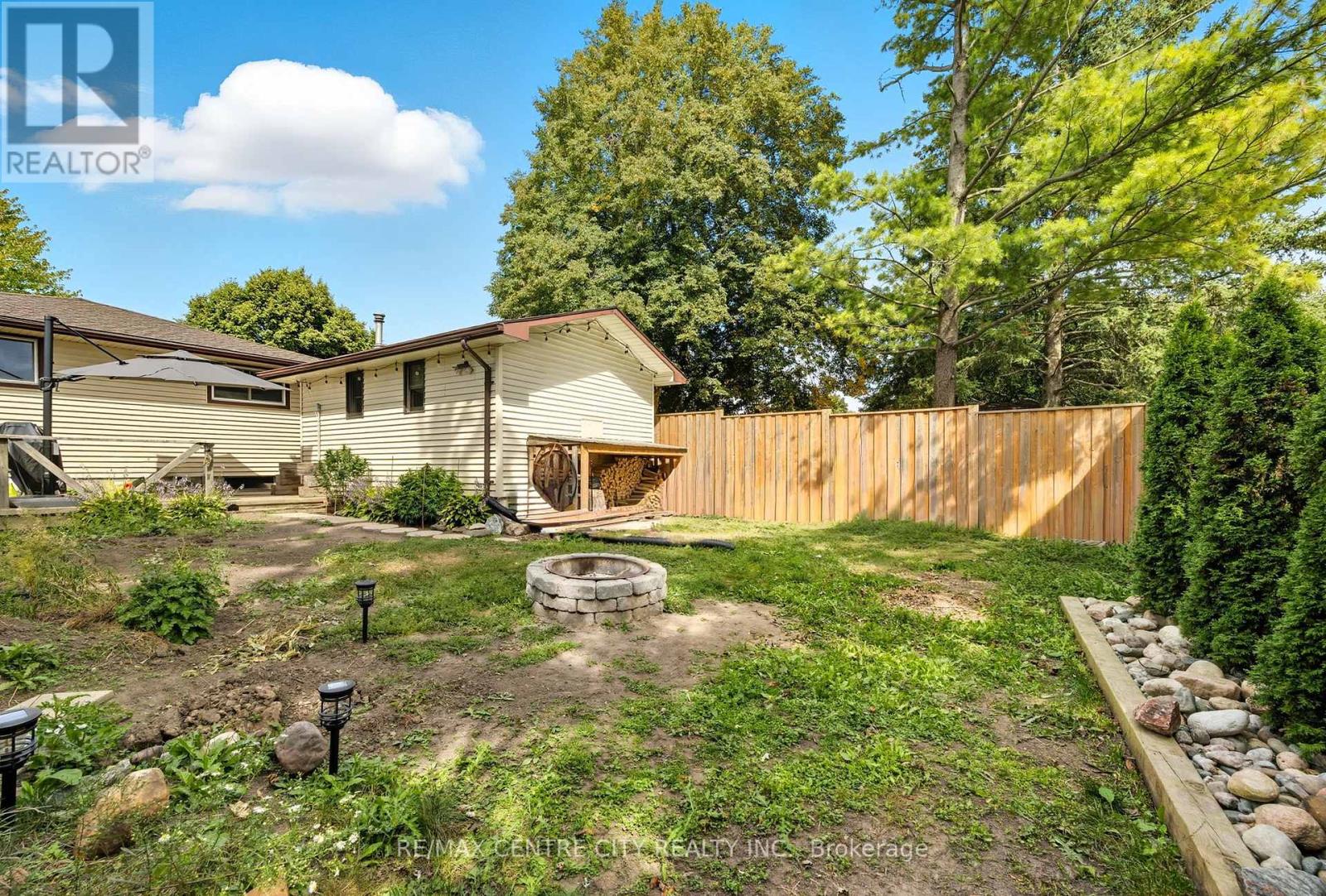47 Patience Crescent, London South, Ontario  N6E 2K7 - Photo 30 - X12398319