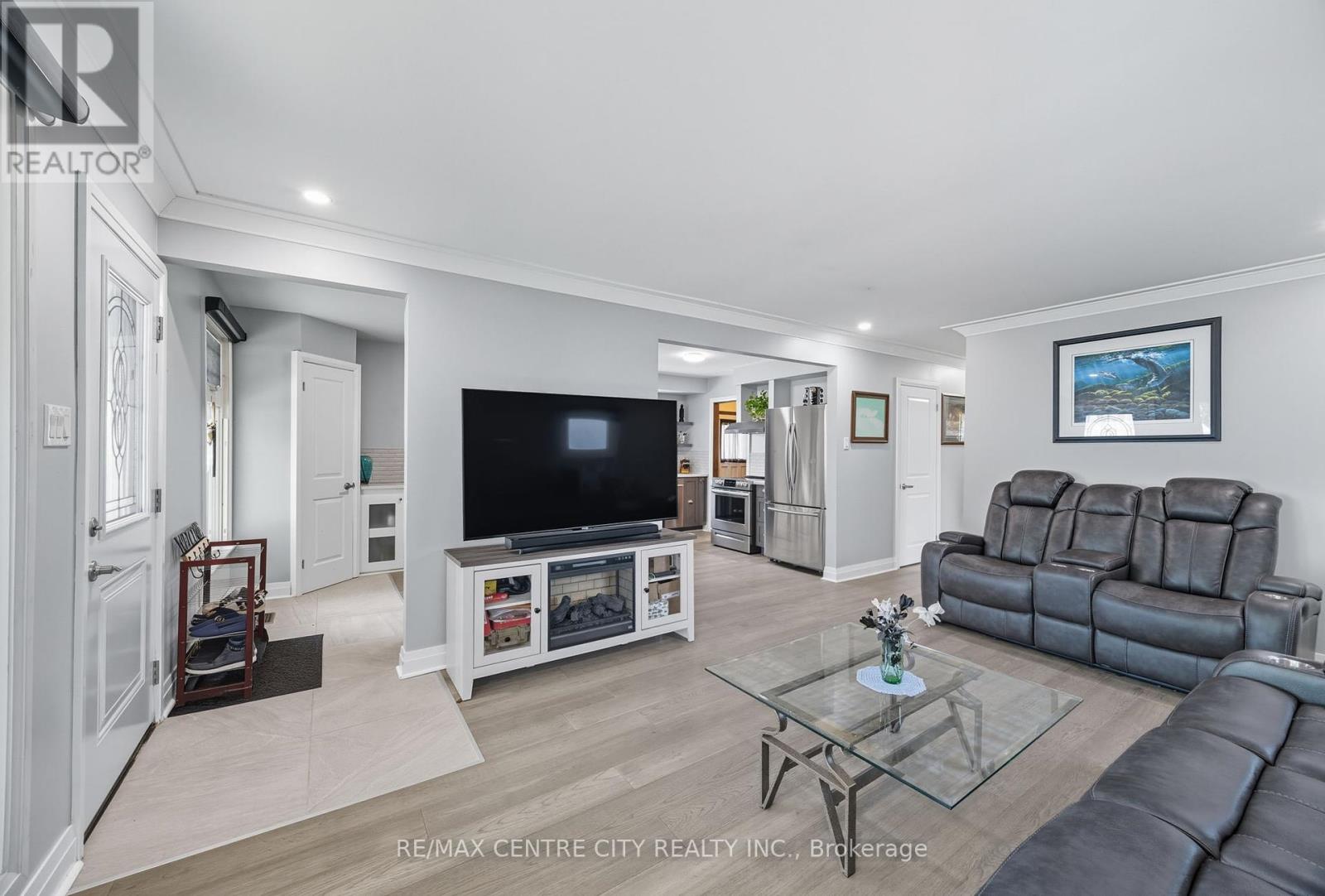 47 Patience Crescent, London South, Ontario  N6E 2K7 - Photo 8 - X12398319
