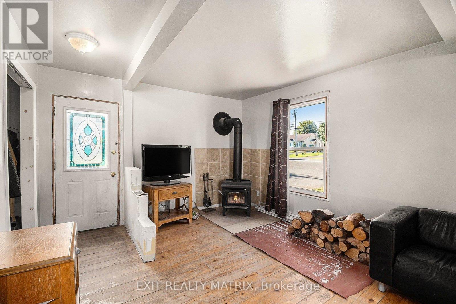 2877 Principale Street, Alfred And Plantagenet, Ontario  K0A 3K0 - Photo 6 - X12398228