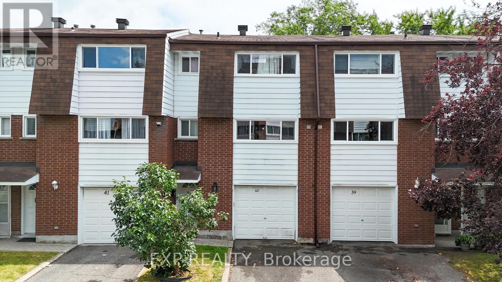 40 - 2296 Orient Park Drive, Ottawa, Ontario  K1B 4N6 - Photo 1 - X12398258