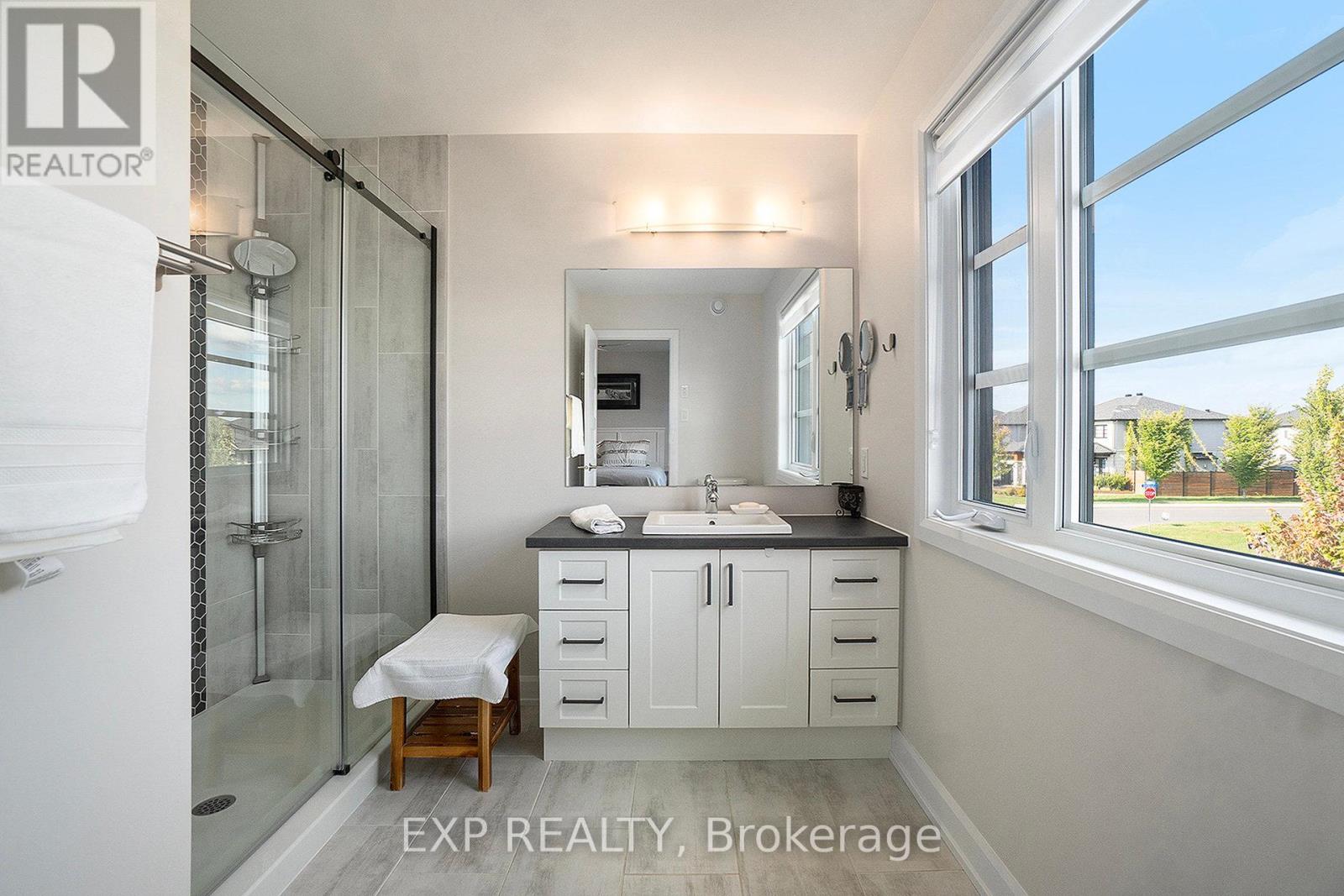 704 Azure Street, Russell, Ontario  K4R 1E5 - Photo 21 - X12398282
