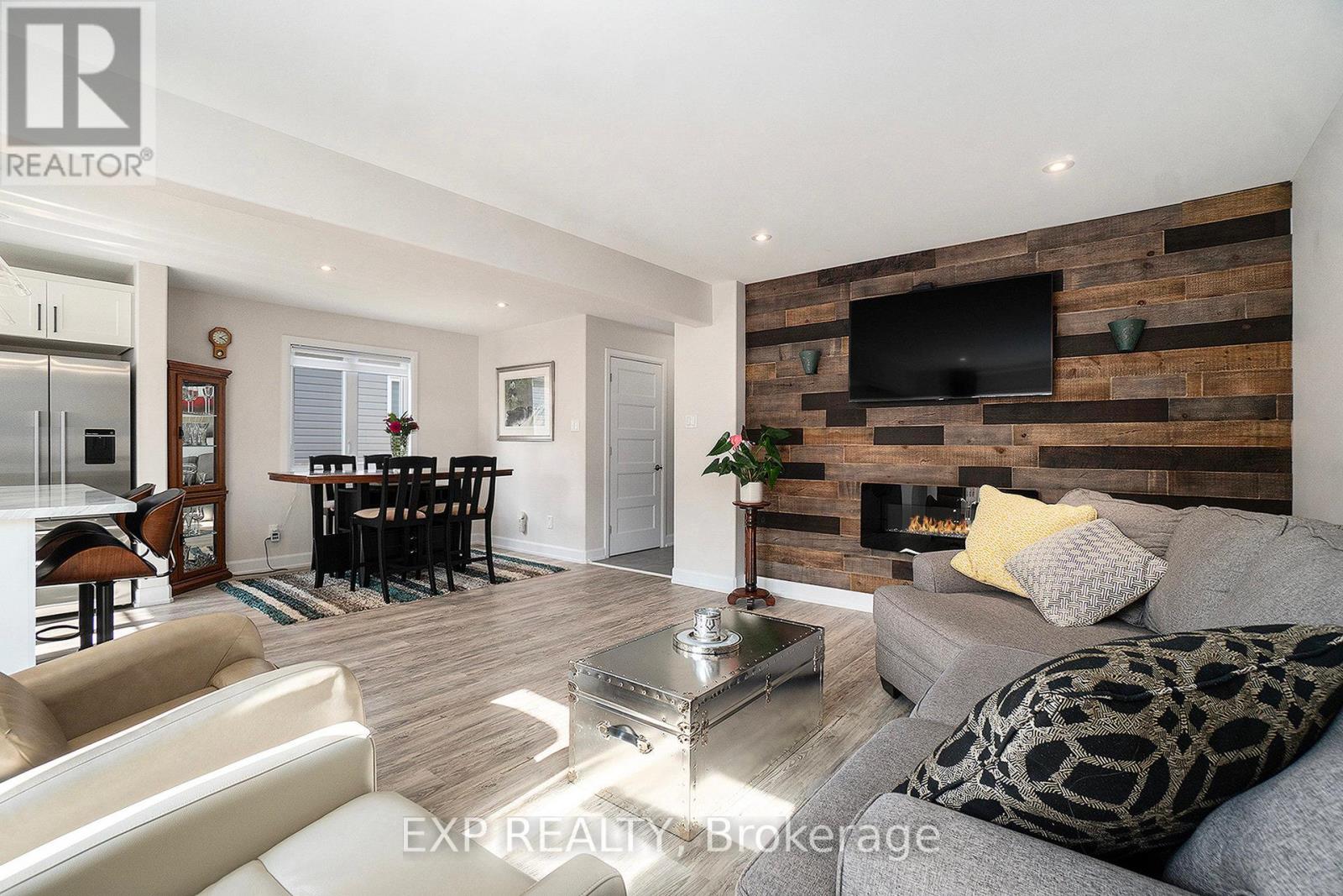 704 Azure Street, Russell, Ontario  K4R 1E5 - Photo 8 - X12398282