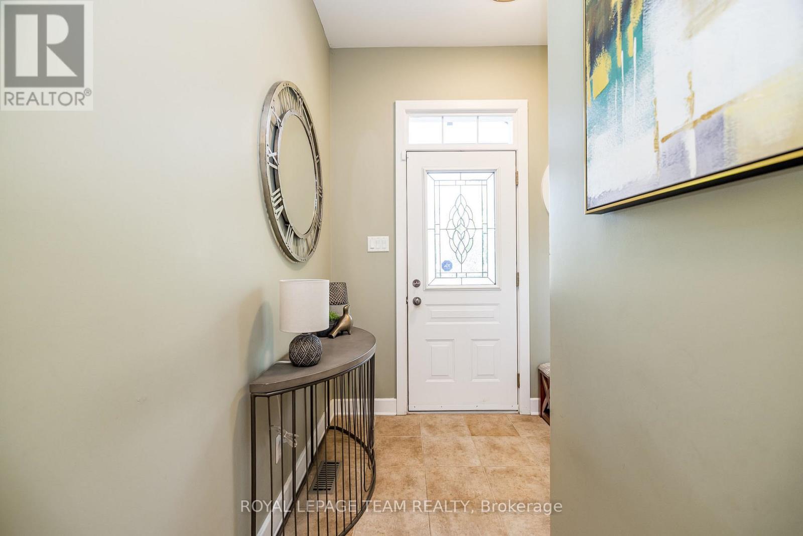 19 Turtle Point Private, Ottawa, Ontario  K2K 3P1 - Photo 4 - X12398288