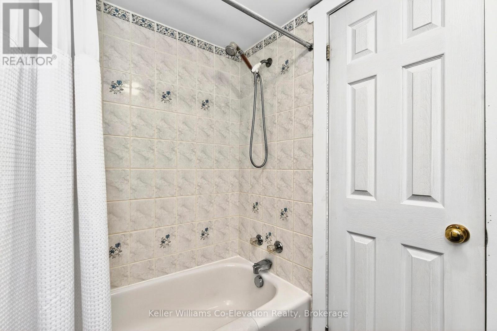 9752 County Road 93 Road, Midland, Ontario  L4R 5K5 - Photo 15 - S12398275