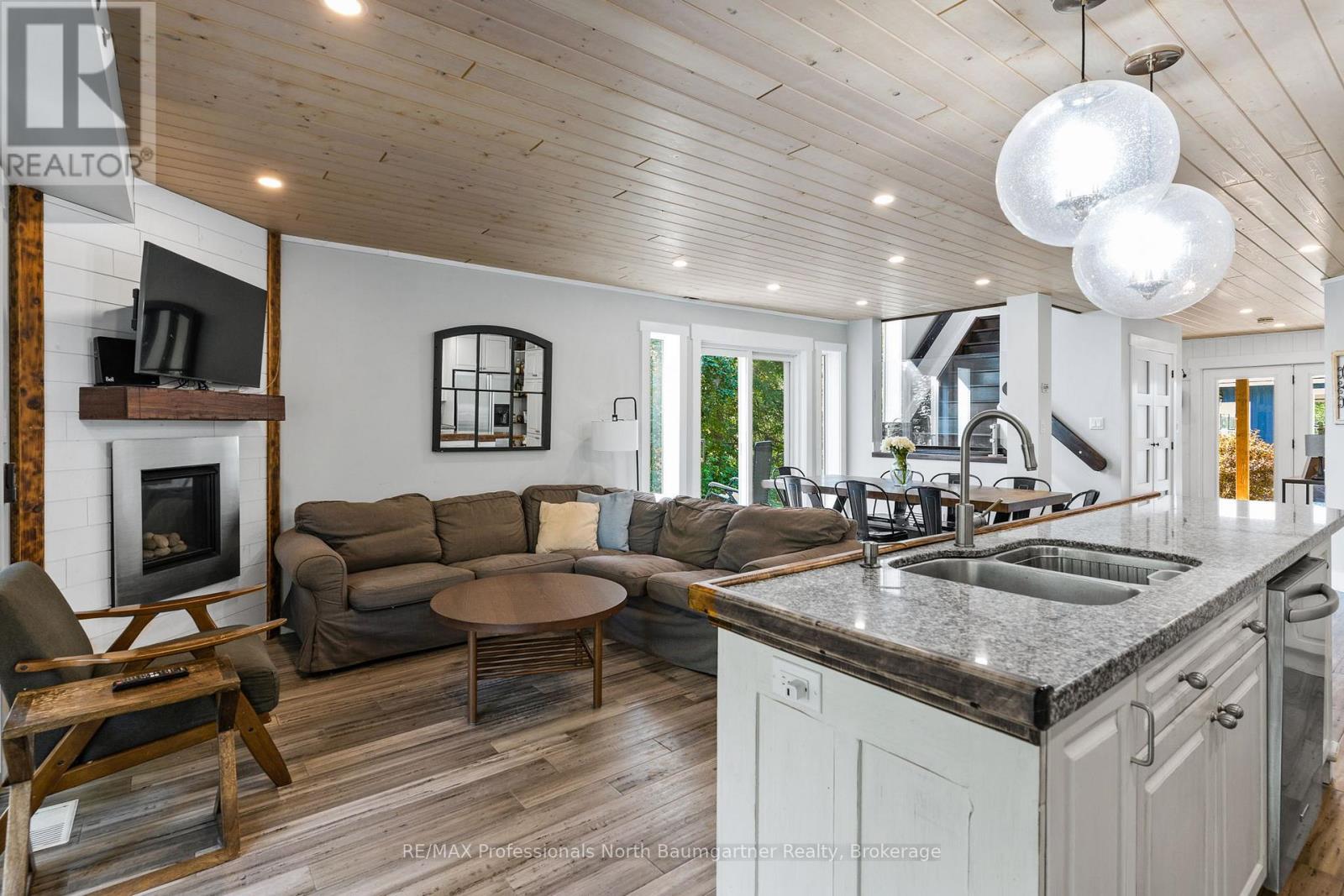1850 Scotch Line Road, Minden Hills, Ontario  K0M 2K0 - Photo 10 - X12398280